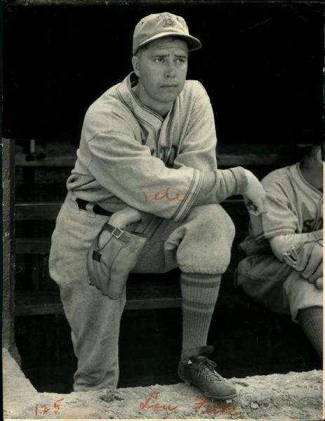 1937 Lou Fette Boston Bees "The Sporting News Collection Archives" Original 7.5" x 10" Photo (Sporting News Collection Hologram/MEARS Photo LOA)