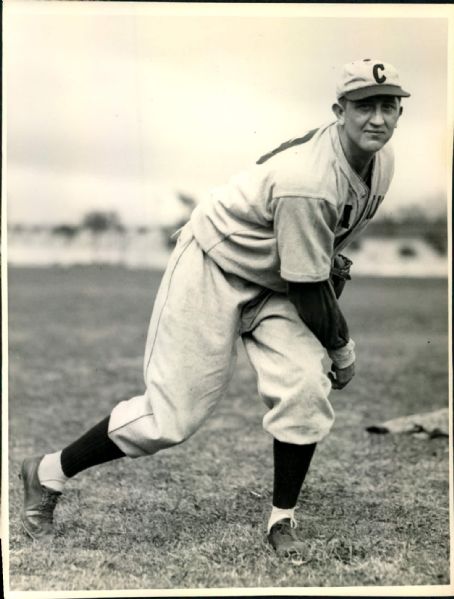 1933 Allyn "Fish Hook" Stout Cincinnati Reds "The Sporting News Collection Archives" Original 8" x 10" Photo (Sporting News Collection Hologram/MEARS Photo LOA)