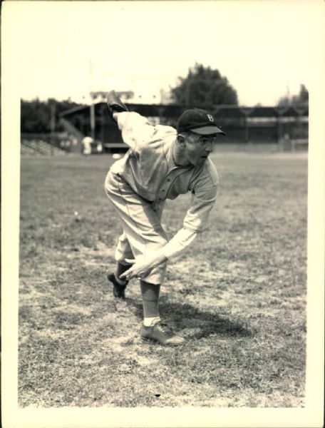 1933-39 circa Sharkey Eiland Boston Braves "The Sporting News Collection Archives" Original 4" x 5" Photo (Sporting News Collection Hologram/MEARS Photo LOA)