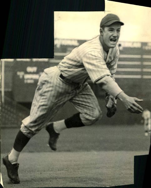 1934 Billy Jurges Chicago Cubs "The Sporting News Collection Archives" Original 8" x 10" Photo (Sporting News Collection Hologram/MEARS Photo LOA)