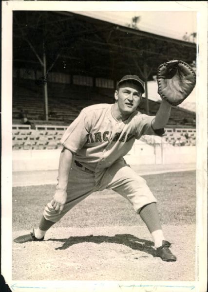 1939-45 Frank McCormick Cincinnati Reds "The Sporting News Collection Archives" Original Photo - Lot of 2 (Sporting News Collection Hologram/MEARS Photo LOA)