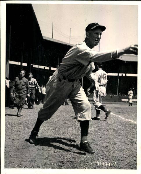 1941 Hank Gowdy Cincinnati Reds "The Sporting News Collection Archives" Original 8" x 10" Photo (Sporting News Collection Hologram/MEARS Photo LOA)