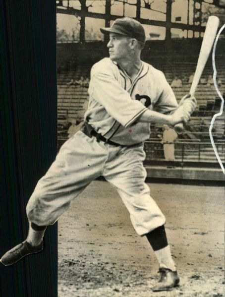 1920s circa Mel Ott New York Giants "The Sporting News Collection Archives" Type A Original 5" x 7.75" Photo (Sporting News Collection Hologram/MEARS Photo LOA)