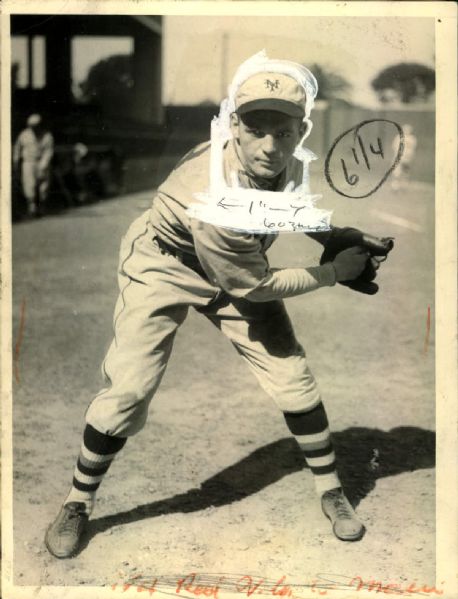 1931 "Prince" Hal Schumacher New York Giants "The Sporting News Collection Archives" Original 6" x 8" Photo (Sporting News Collection Hologram/MEARS Photo LOA)