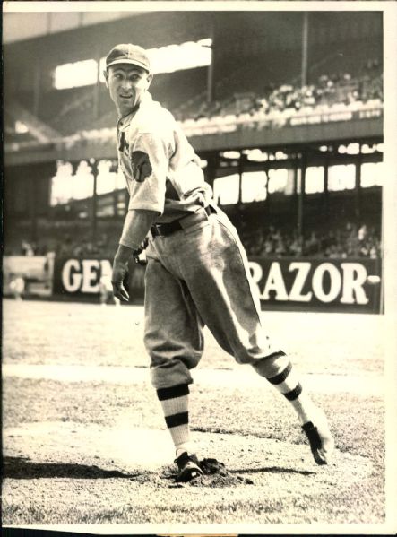 1931 Ed Brandt Boston Braves "The Sporting News Collection Archives" Original 6" x 8" Photo (Sporting News Collection Hologram/MEARS Photo LOA)