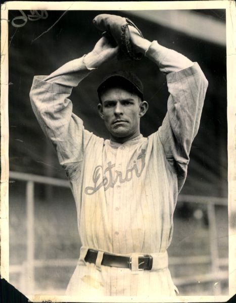 1930 Tommy Bridges Detroit Tigers "The Sporting News Collection Archives" Original 8" x 10" Photo (Sporting News Collection Hologram/MEARS Photo LOA)