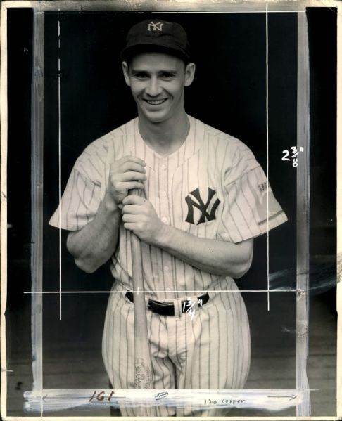 1938 Joe Gordon New York Yankees "The Sporting News Collection Archives" Original 8" x 10" Photo (Sporting News Collection Hologram/MEARS Photo LOA)