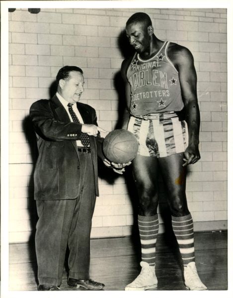 1950-59 Abe Saperstein Harlem Globetrotters "SPORT Magazine Collection Archives" Original Photos (MEARS Photo LOA) - Lot of 5