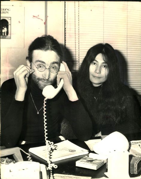 1970 John Lennon Yoko Ono Original 8" x 10" Photo (MEARS Photo LOA)