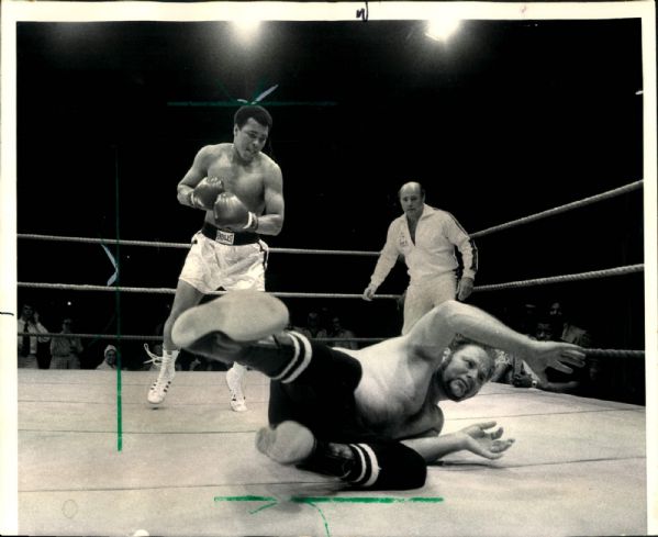 1964-77 Cassius Clay / Muhammad Ali "The Chicago Sun Times Photo Archives" Original Photos (Chicago Sun Times Archives Hologram/MEARS Photo LOA) - Lot of 12