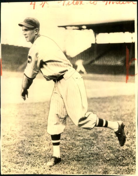 1929-31 Larry French Pittsburgh Pirates "The Sporting News Collection Archives" Original 8" x 10" Photo (Sporting News Collection Hologram/MEARS Photo LOA)