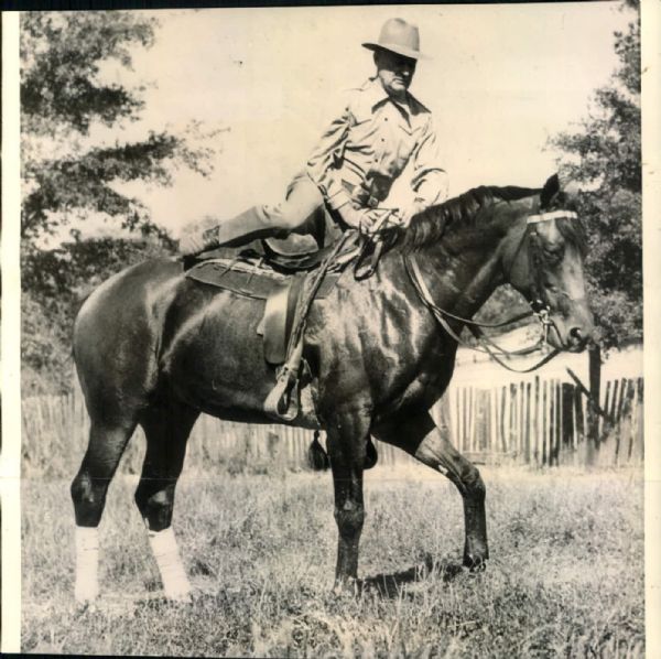 1941 Seabiscuit Racehorse "The Sporting News Collection Archives" Original 7" x 7" Photo (Sporting News Collection Hologram/MEARS Photo LOA)