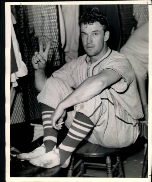 1941 Arky Vaughan Pittsburgh Pirates "The Sporting News Collection Archives" Original 8" x 10" Photos (Sporting News Collection Hologram/MEARS Photo LOA) - Lot of 2