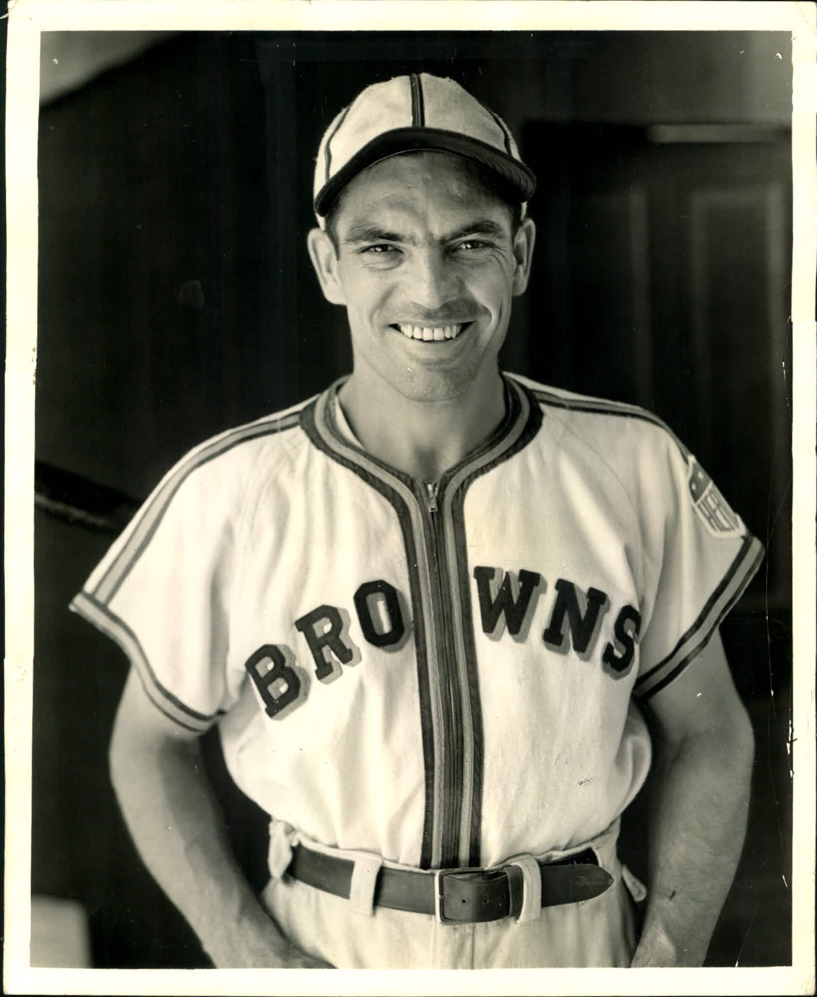 Lot Detail - 1935-45 circa Don Gutteridge St. Louis Browns &quot;The Sporting News Collection ...