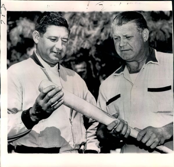 1954 Early Wynn and Jimmie Foxx “Seattle Times” Original 8 x 8.5 News Photo (“Seattle Times” Hologram/MEARS LOA)