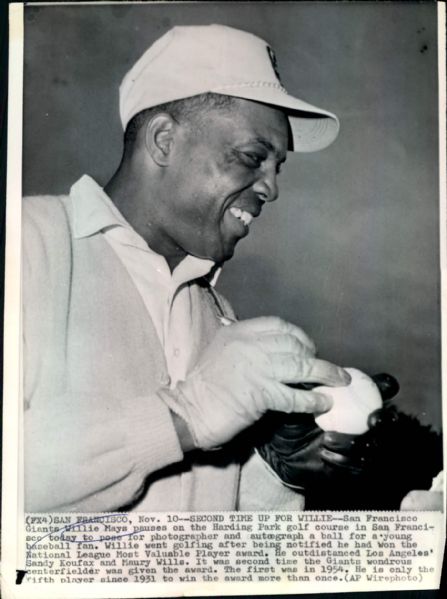 1965 Willie Mays San Francisco Giants Signing a Baseball "Boston Herald Collection Archives" Original 7" x 9" Photo (BH Hologram/MEARS LOA)