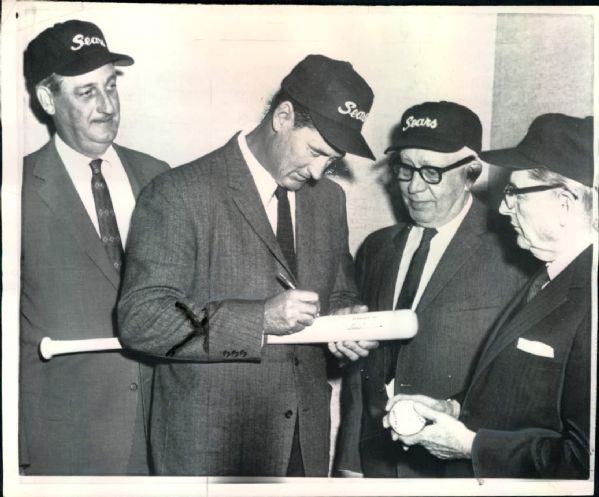 1960 Ted Williams Sears & Roebuck Spokesman "Boston Herald Collection Archives" Original 6.5" x 8" Photo (BH Hologram/MEARS LOA)