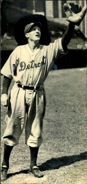 1934 Goose Goslin Detroit Tigers "Boston Herald Archives" Original 4.5" x 9" Photo (BH Archives Hologram/MEARS LOA)