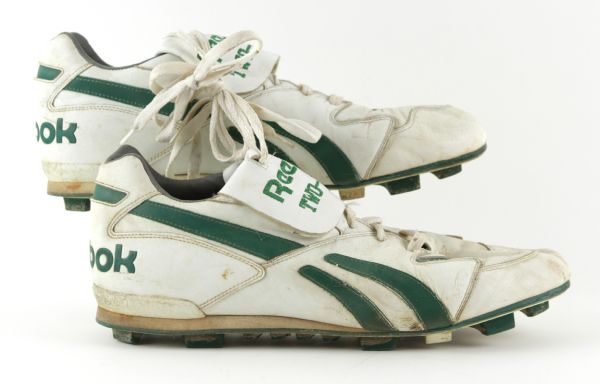 1989  Brian Noble Green Bay Packers Game Worn Cleats - MEARS LOA 