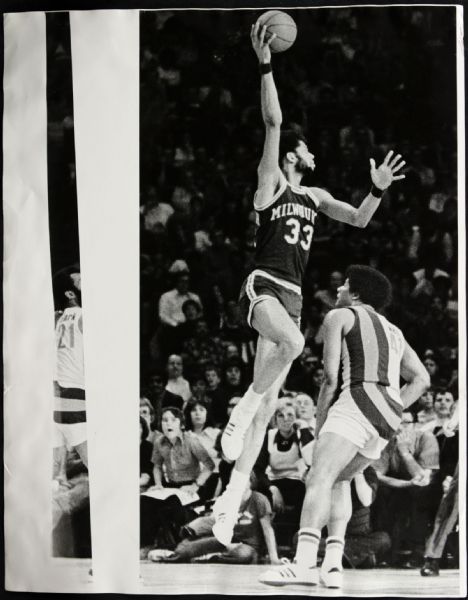 1973 Kareem Abdul Jabbar Milwaukee Bucks "The Sporting News Collection Archives" Original First Generation 11" x 14" Choice Jumbo Oversized Photo (TSN Collection Hologram/MEARS Photo LOA) 1:1, Unique