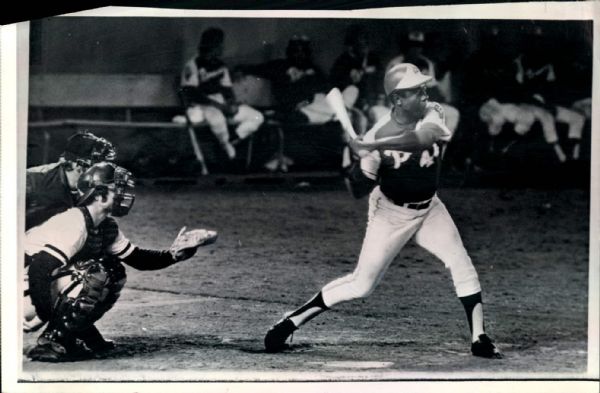1972-73 Hank Aaron Atlanta Braves "Seattle Times Archives" Original Photos - Lot of 3 (ST Hologram/MEARS LOA) 