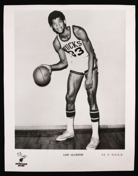 1970s Early Lew Alcindor & Oscar Robertson Milwaukee Bucks 8" x 10 & 5" x 7" Publicity Photo (Lot of 4)