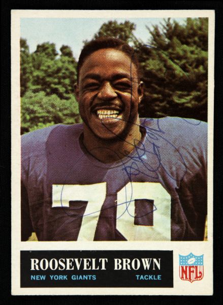 1965 Philadelphia Roosevelt Brown New York Giants Signed Card (JSA)