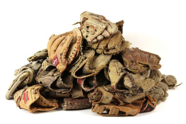 1950s-90s Store Model Player Endorsed Fielder Gloves w/ Williams, Mantle, DiMaggio, Clemente, Mays, Koufax & More - Lot of 175