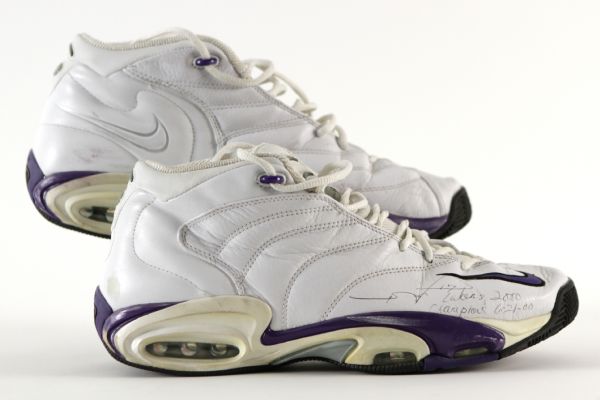 2000 Rick Fox Los Angeles Lakers Signed Game Worn Nike Air Shoes - MEARS LOA/JSA (Ed Borash Collection)