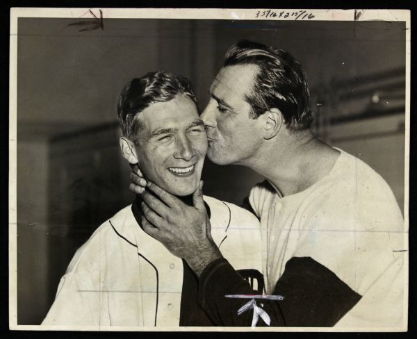1946 Hank Greenberg Hal Newhouser Detroit Tigers Original 8" x 10" Photo