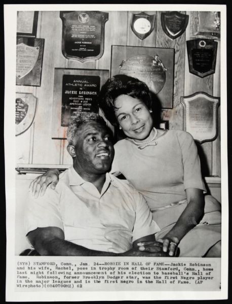 1962 Jackie Robinson and Wife Rachel Original 7.5" x 10" Photo 