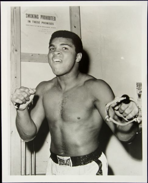 1970 Muhammad Ali Returns to Ring After 3 Year Hiatus vs. Jerry Quarry Press Release (2) & 8" x 10" Photo - Lot of 3