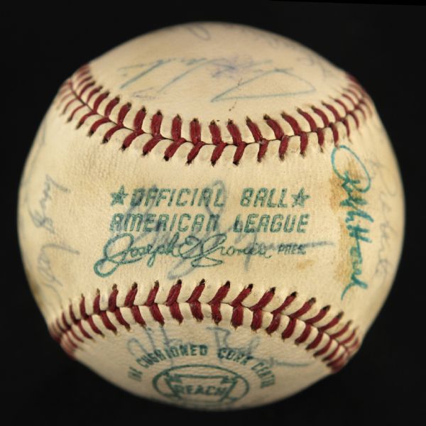 1971 New York Yankees Team Signed OAL Cronin Baseball w/ 26 Signatures Including Thurman Munson, Elston Howard, Roy White & More (JSA)