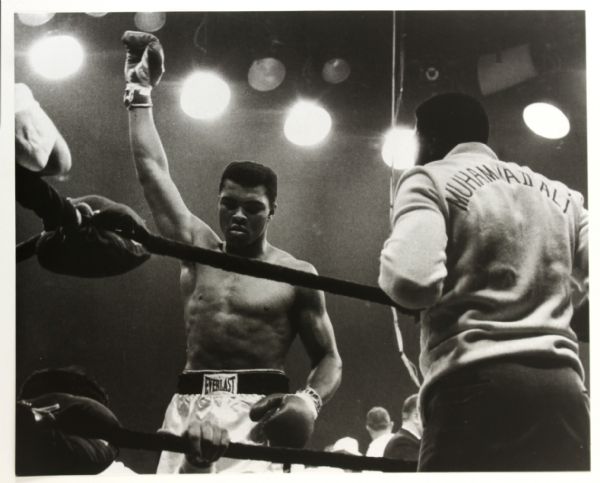 1970s Muhammad Ali World Heavyweight Champion 16" x 20" Photo