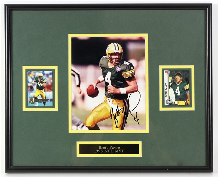 1995 Brett Favre Green Bay Packers 17" x 21" Framed Display w/ Signed Photo (JSA)