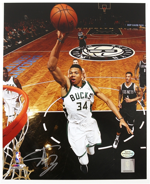 2016 Giannis Antetokounmpo Milwaukee Bucks Signed 8" x 10" Photo (Player Hologram/COA)