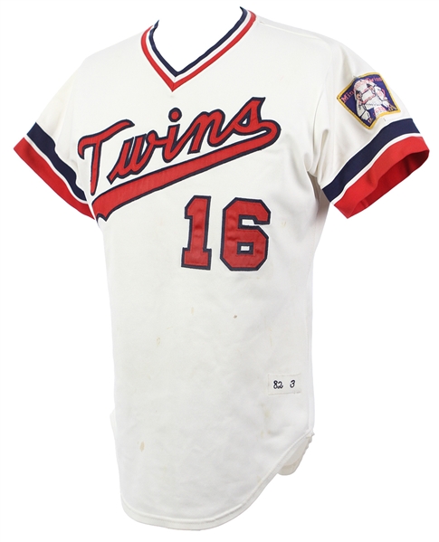 1982 Frank Viola Minnesota Twins Team Issued White Home Jersey (MEARS LOA)