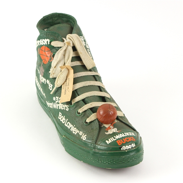 1980-1981 Milwaukee Bucks Goodie 2 Shoes Commemorative Shoe (MEARS LOA)
