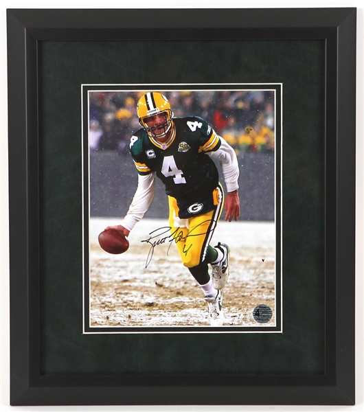 1992-2007 Brett Favre Green Bay Packers Signed 14" x 16" Framed Photo (Brett Favre Hologram)