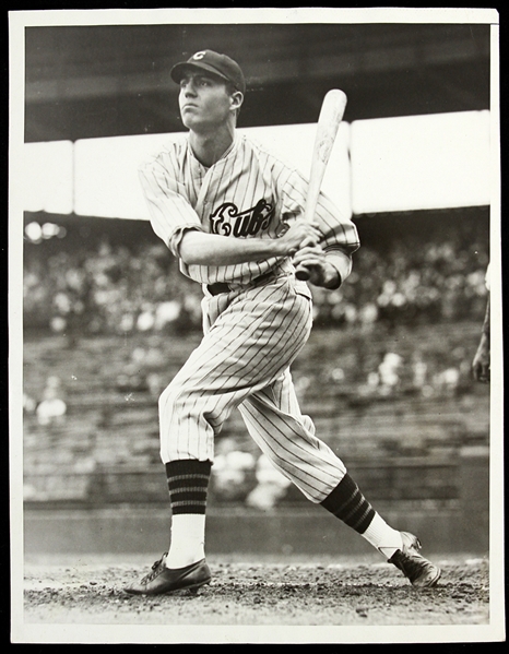 1932 Bill Herman Chicago Cubs 7"x 9" B&W Photo