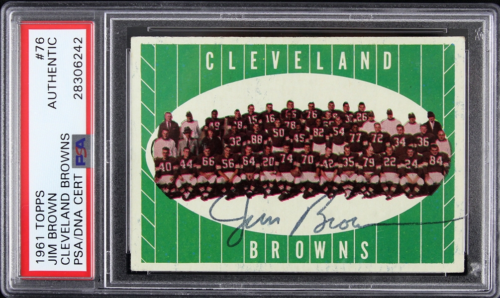 1961 Jim Brown Cleveland Browns Autographed Topps Trading Card (PSA/DNA Slabbed)