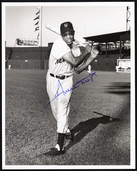 1951-1972 Willie Mays New York / San Francisco Giants Signed 8"x 10" B&W Photo (JSA)