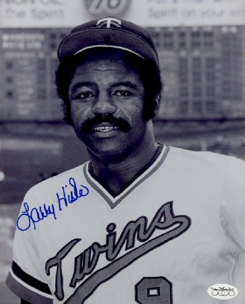 1973-77 Minnesota Twins Larry Hisle Autographed 8x10 Color Photo (JSA)