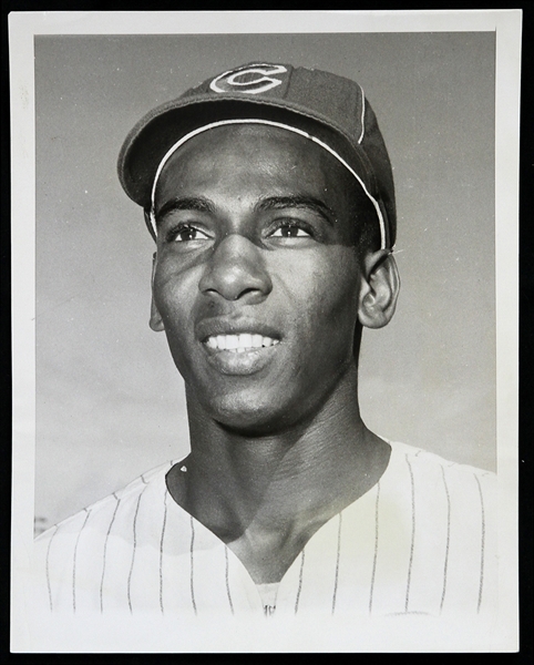1958 Ernie Banks Chicago Cubs 7"x 9" B&W Photo 