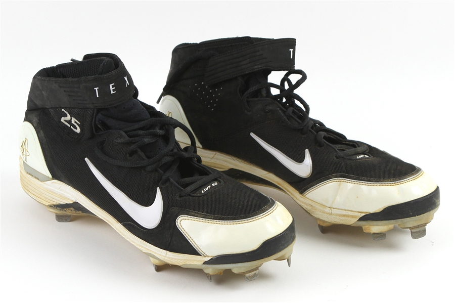 2009 Mark Teixeira New York Yankees Game Worn Nike Cleats (MEARS LOA)