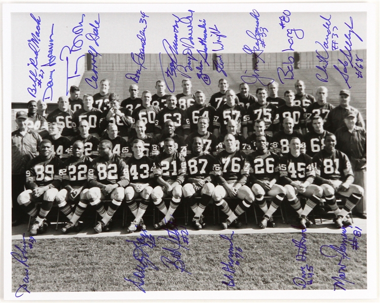 1960s Green Bay Packers Team Signed 8x10 B&W Photo (21 Autographs) JSA