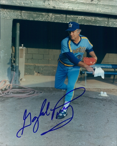 1982-1983 Gaylord Perry Seattle Mariners Autographed Color 8"x10" Photo (JSA)
