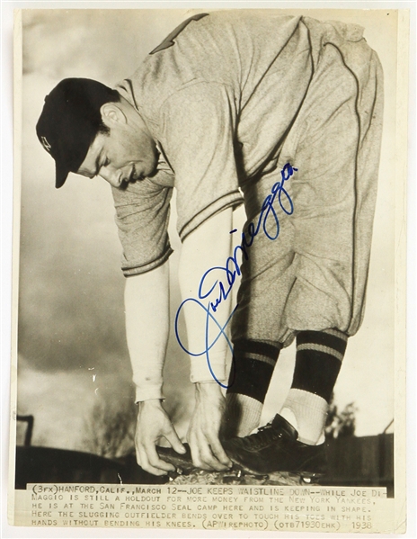 1938 Joe DiMaggio New York Yankees Signed 8" x 10.5" Wire Photo (JSA)