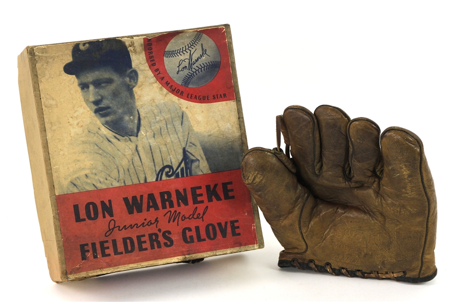 1932-33 Lon Warneke Chicago Cubs Player Endorsed Junior Store Model Fielders Glove w/ Original Box