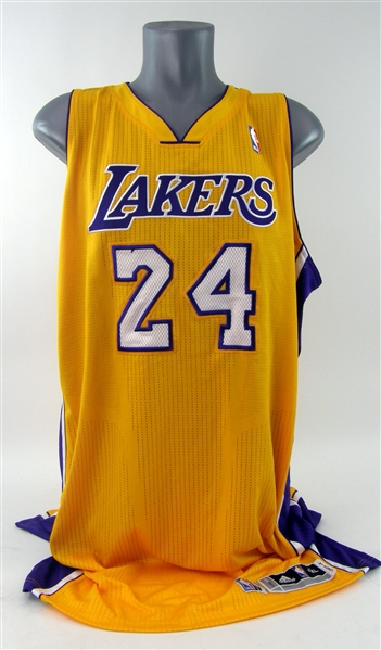 2012-13 Kobe Bryant Los Angeles Lakers Home Jersey (MEARS A5)